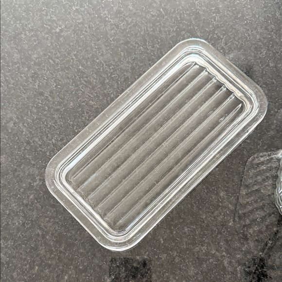 Anchor Hocking - Clear Glass Rectangular Storage Container with Lid - Picture 2 of 4